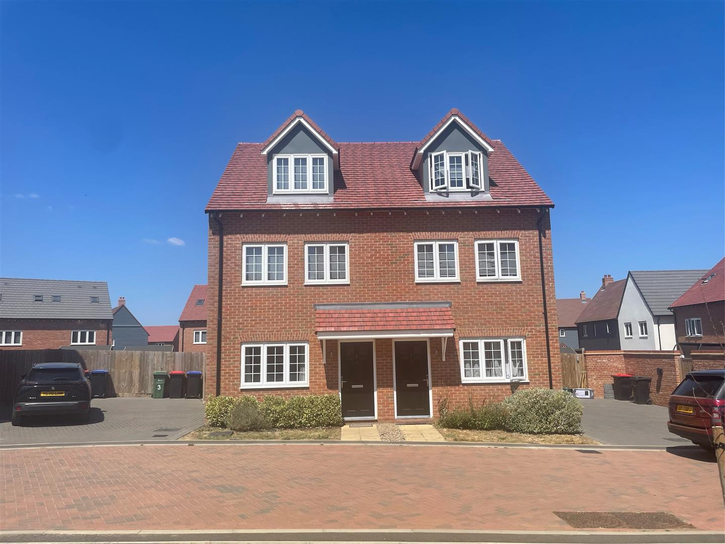 3 bed property in Bridle Crescent, Braintree